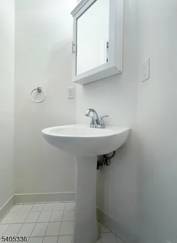 $3,100 | 42 Heatherwood Lane, Bedminster, NJ 07921