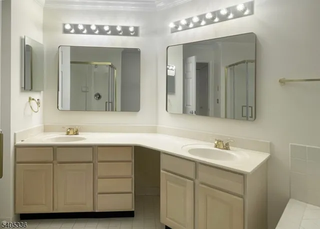 $3,100 | 42 Heatherwood Lane, Bedminster, NJ 07921