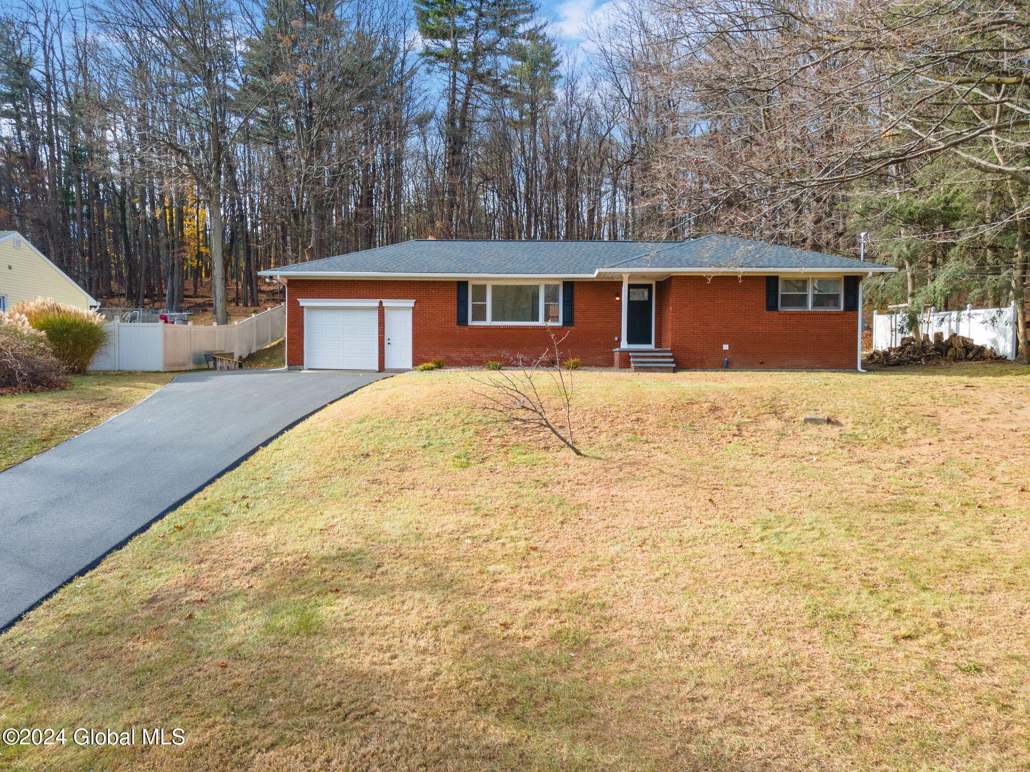 18 Denison Road Colonie, NY 12309 - Photo 3 of 42 3-18DenisonRd_03