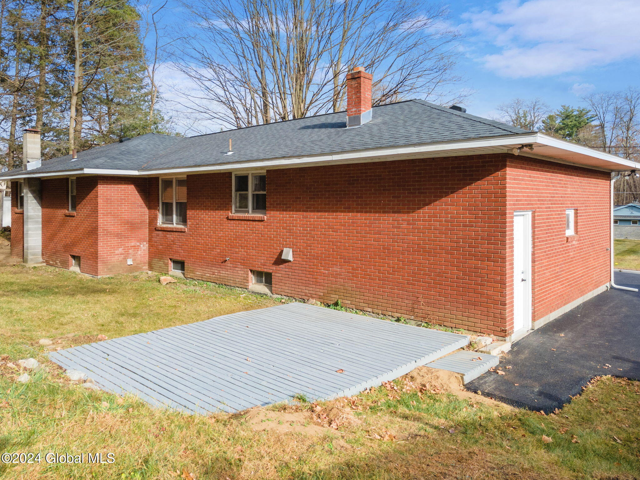 18 Denison Road Colonie, NY 12309 - Photo 40 of 42 41-18DenisonRd_41