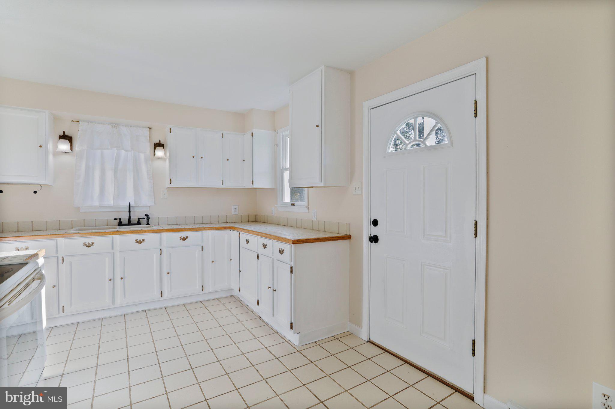 4942 Johnsons Mill Road Berkeley Springs, WV 25411 - Photo 69 of 99 Kitchen / Main Level