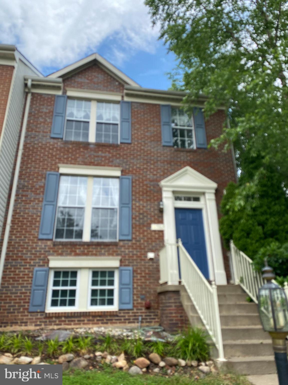 46582 Broadspear Terrace Sterling, VA 20165 - Photo 2 of 38