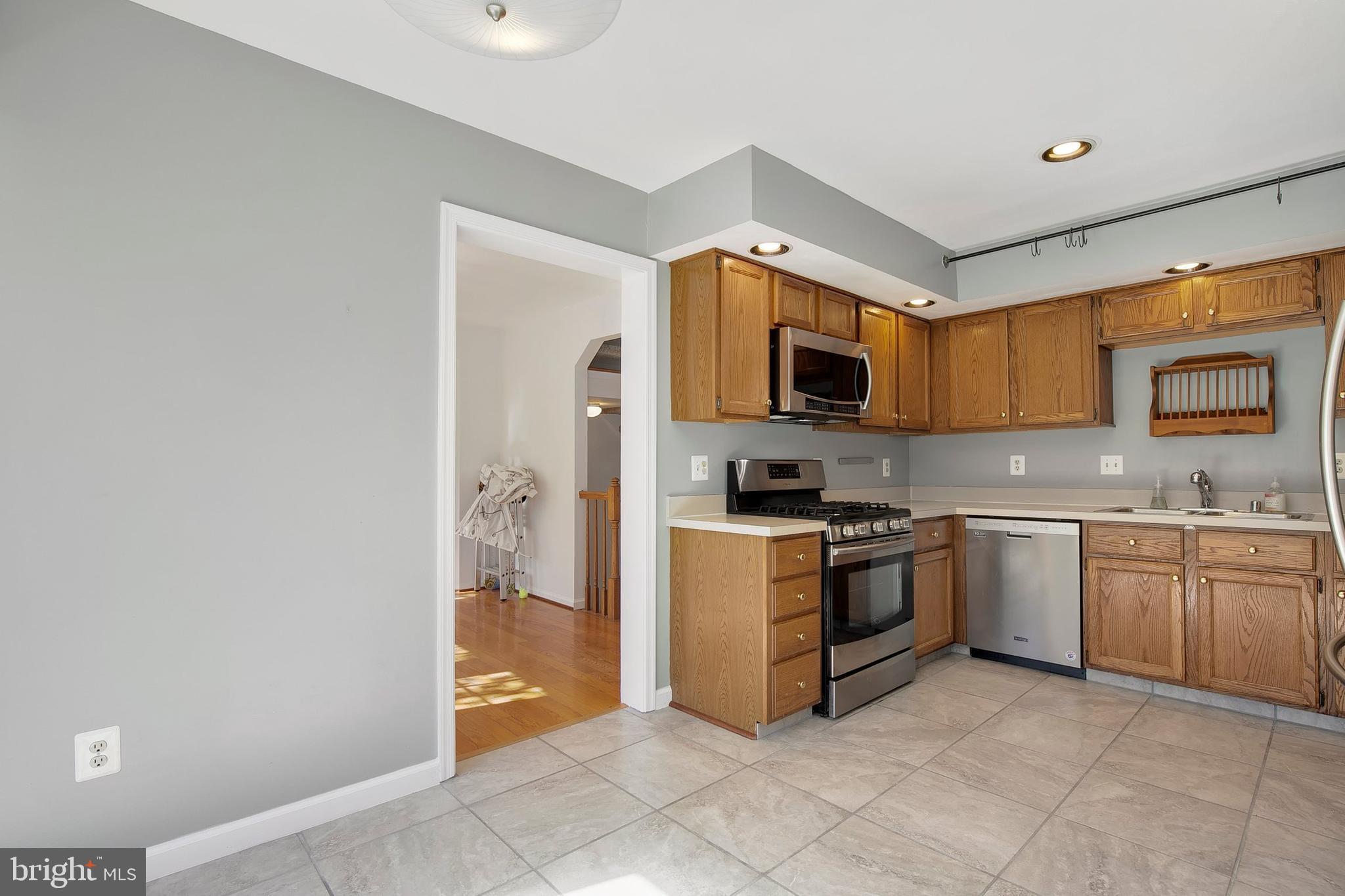 46582 Broadspear Terrace Sterling, VA 20165 - Photo 14 of 38