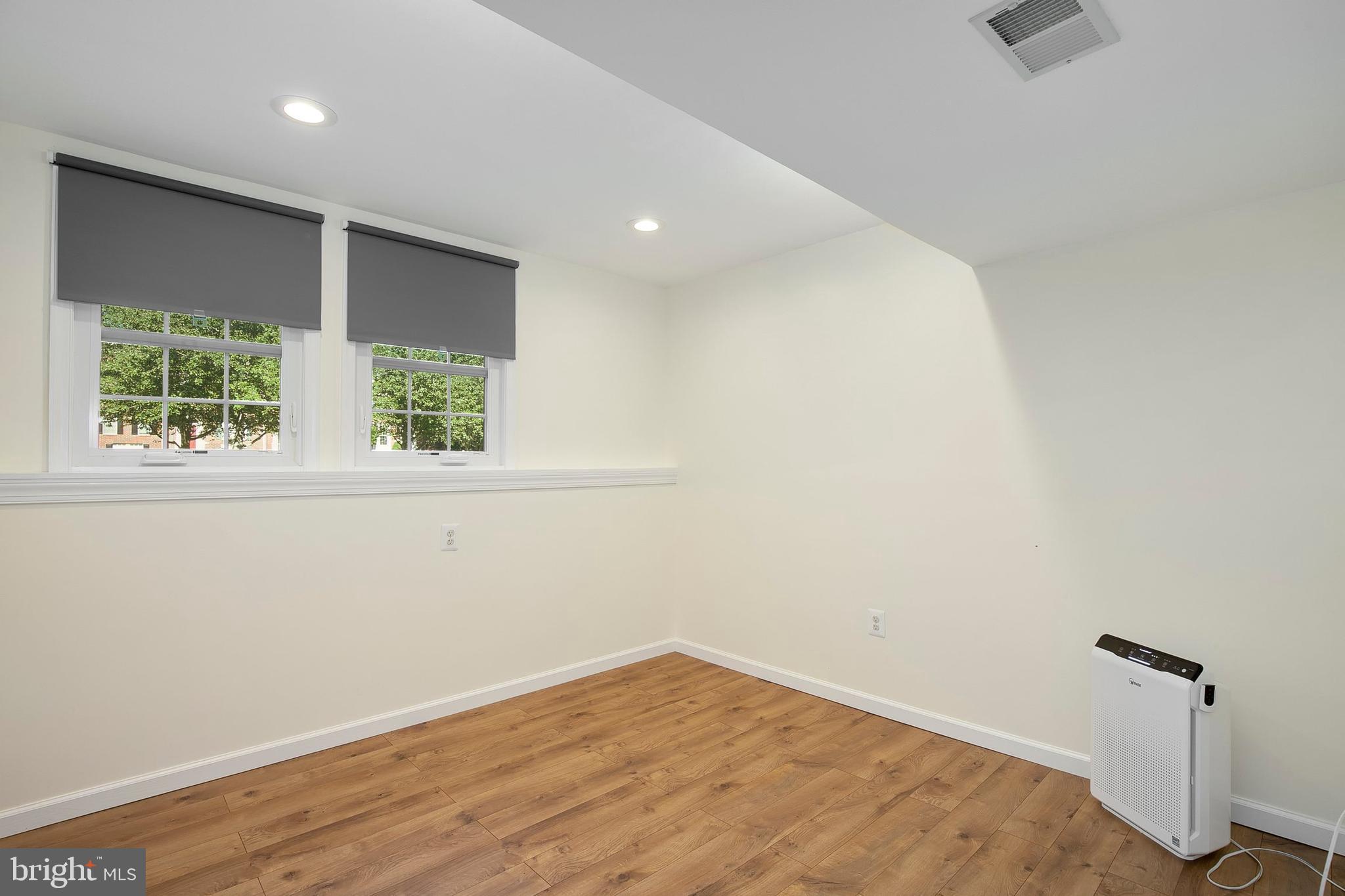 46582 Broadspear Terrace Sterling, VA 20165 - Photo 15 of 38