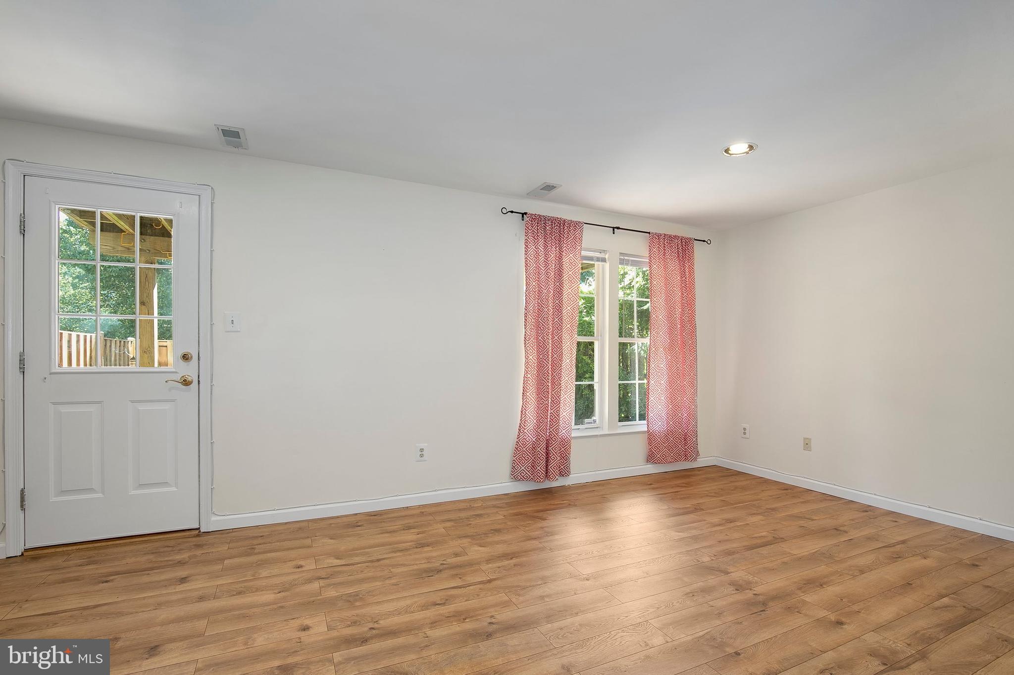 46582 Broadspear Terrace Sterling, VA 20165 - Photo 21 of 38