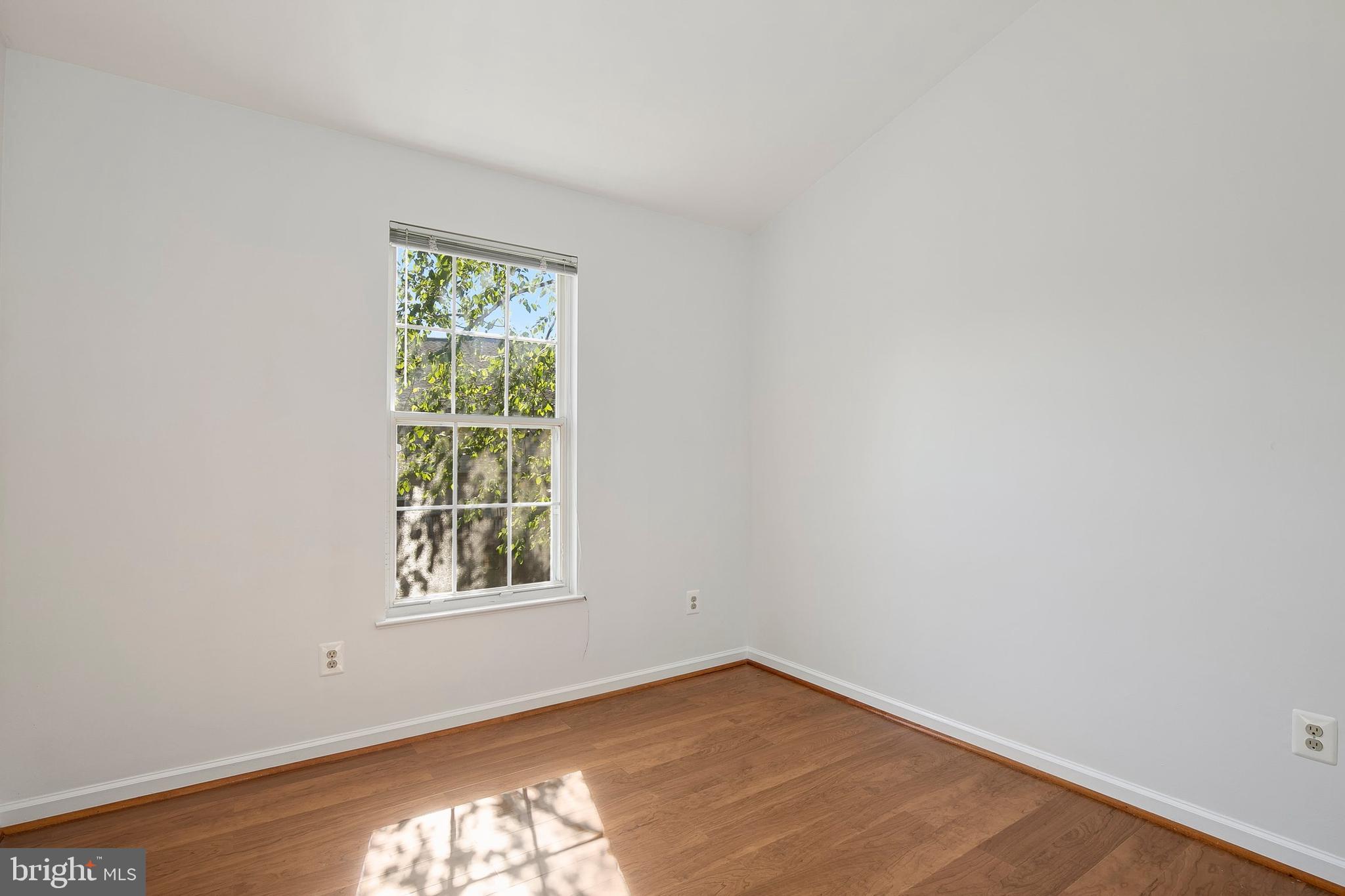 46582 Broadspear Terrace Sterling, VA 20165 - Photo 23 of 38