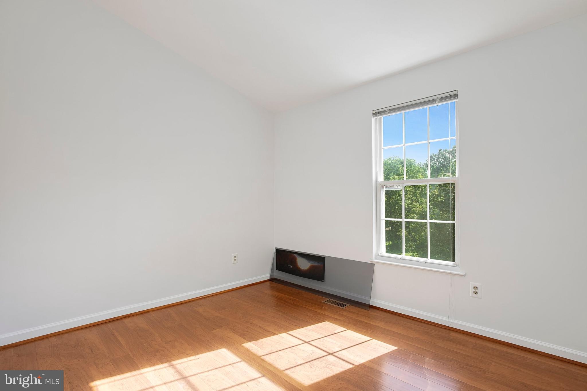 46582 Broadspear Terrace Sterling, VA 20165 - Photo 24 of 38