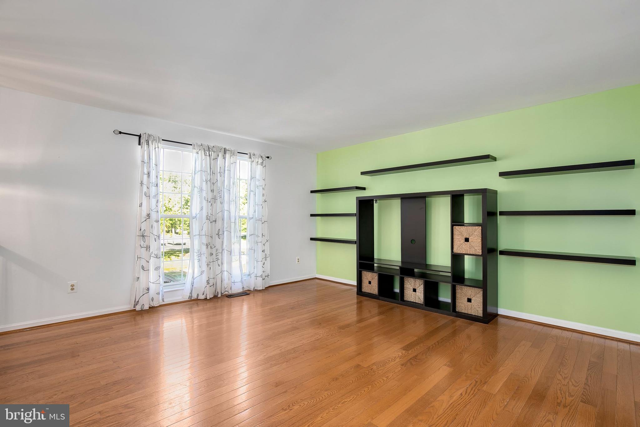 46582 Broadspear Terrace Sterling, VA 20165 - Photo 4 of 38