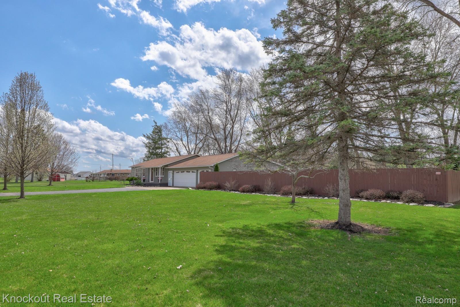 7074 East Pierson Road Davison, MI 48423 - Photo 40 of 50 7074 E Pierson Davison-46.jpg