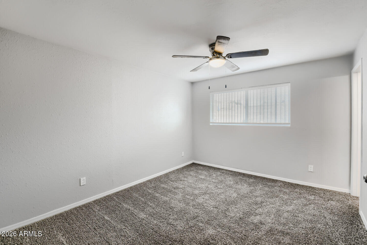 4648 East Alta Vista Road Phoenix, AZ 85042 - Photo 13 of 29 4648 E Alta Vista Rd - Web Quality - 013