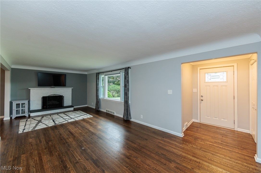6110 Crossview Road Independence, OH 44131 - Photo 5 of 48