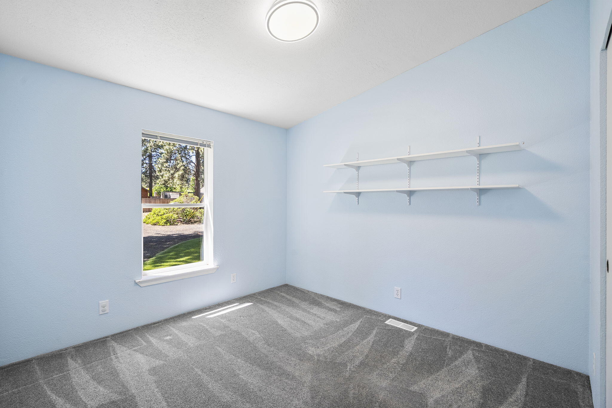 19252 Kiowa Road Bend, OR 97702 - Photo 19 of 38 19-web-or-mls-_DSC9883