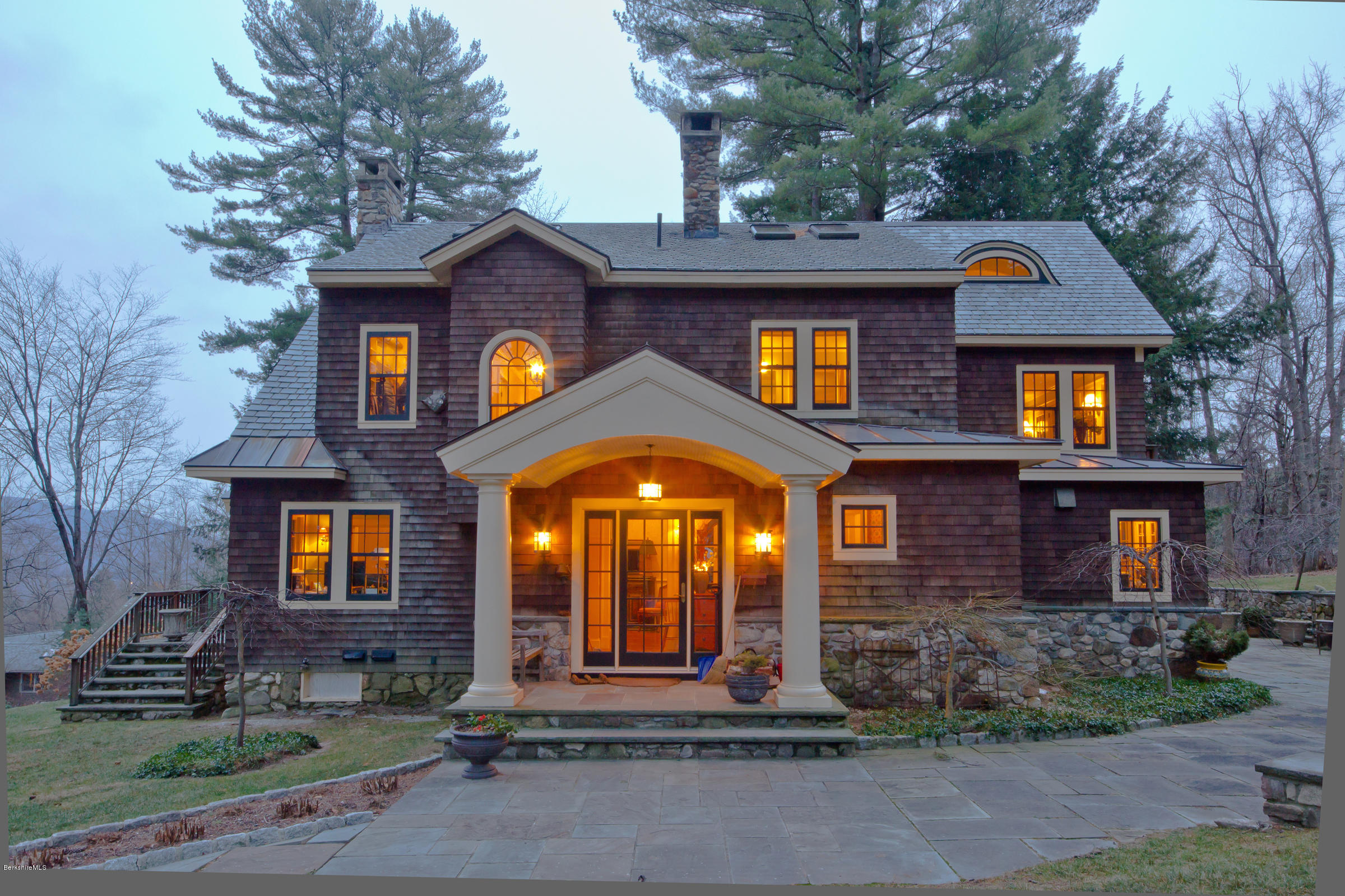 9 Lake Ave