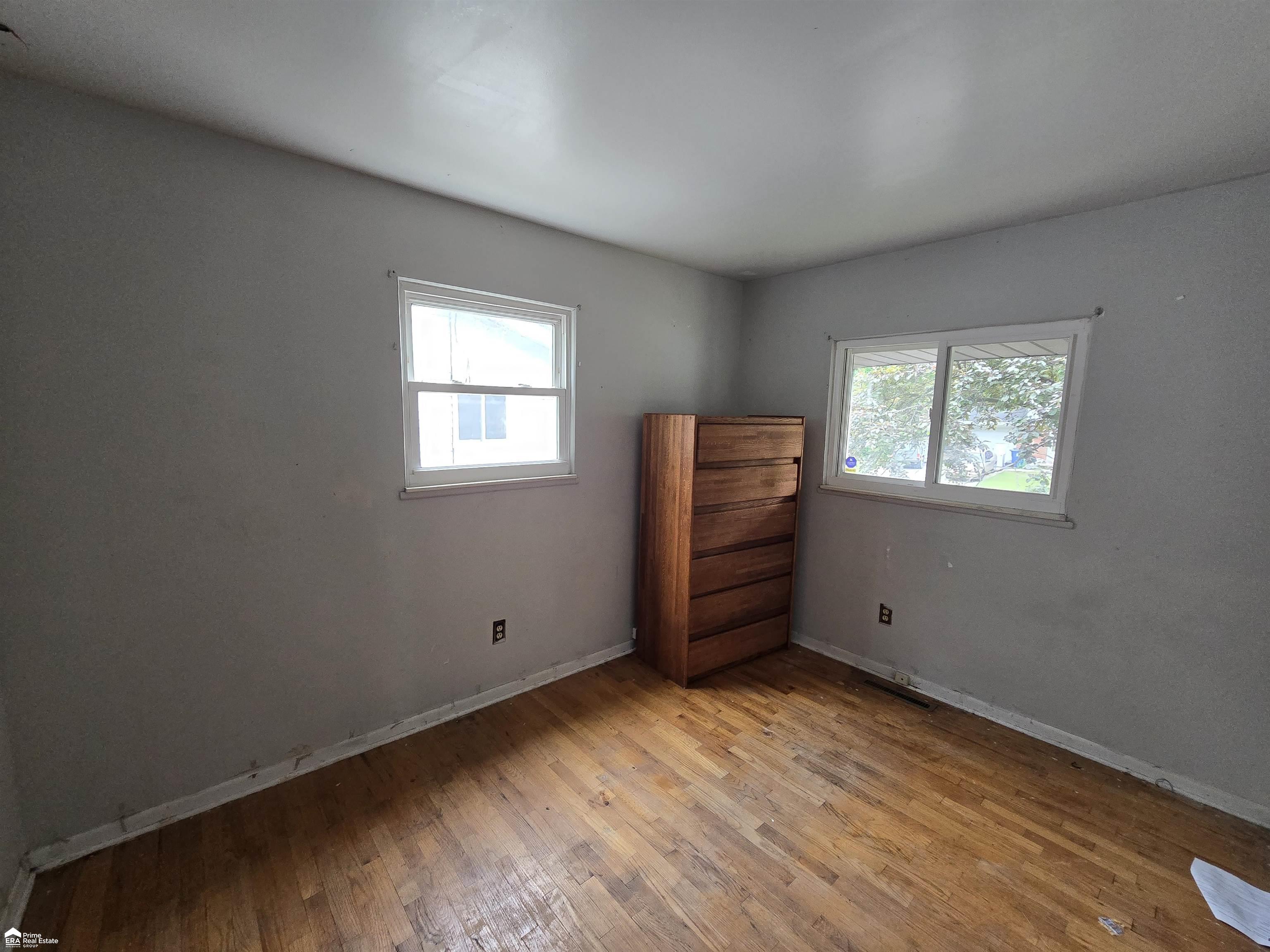 5713 Western Road Flint, MI 48506 - Photo 15 of 24 50178914-05a2d929-99fd-40b6-afaf-62a316de68d8.JPG