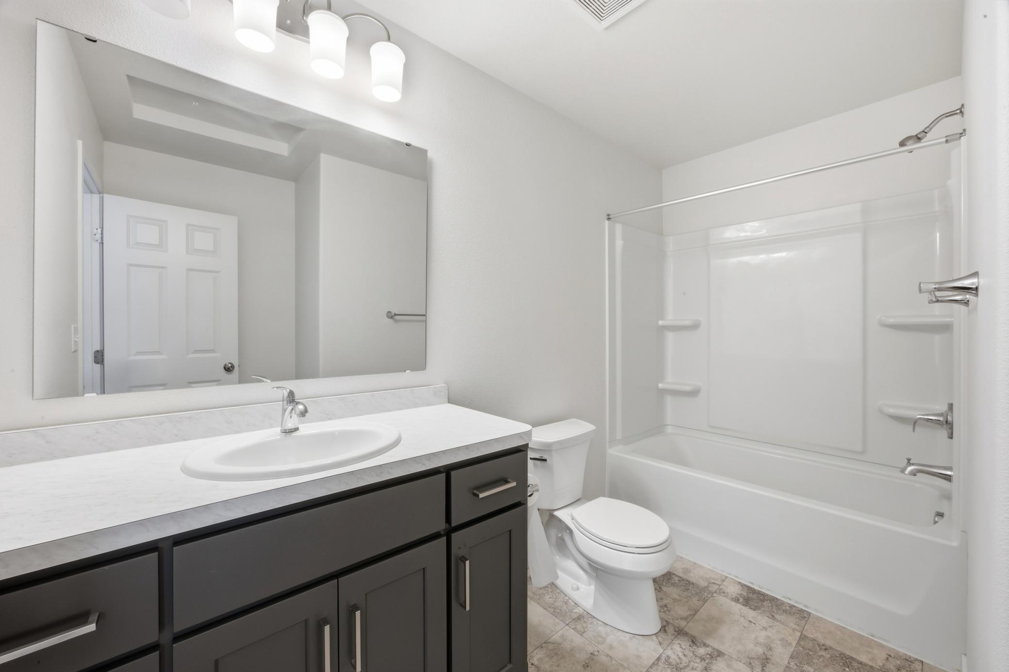 2506 Fulton Loop South Fargo, ND 58104 - Photo 16 of 28