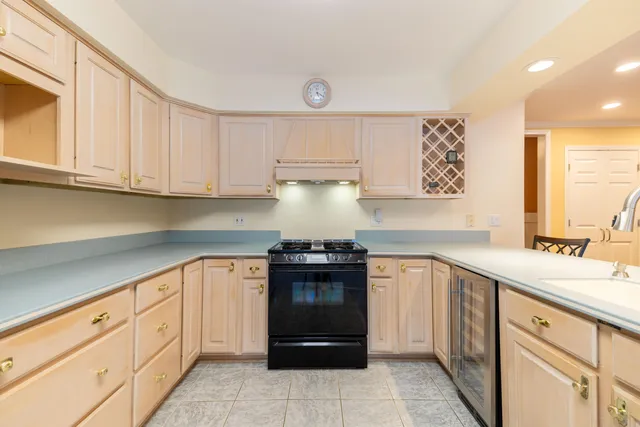 $499,900 | 26036 Parke Lane, Grosse Ile, MI 48138