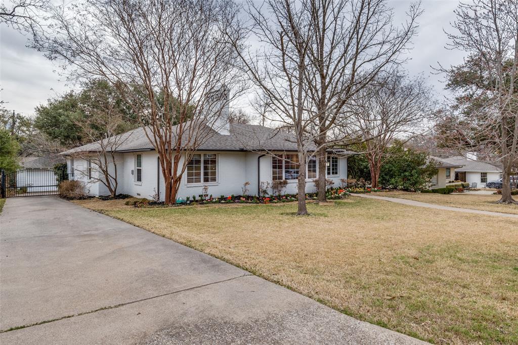 7242 Alexander Drive Dallas, TX 75214 - Photo 2 of 26