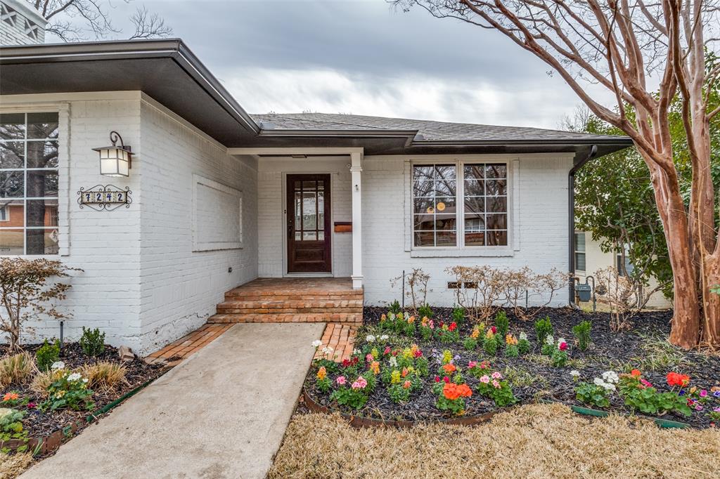 7242 Alexander Drive Dallas, TX 75214 - Photo 3 of 26