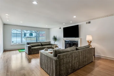 $1,290,000 | 7242 Alexander Drive, Dallas, TX 75214