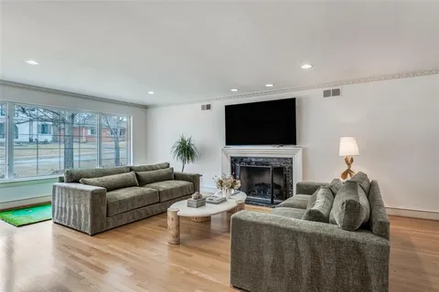 $1,290,000 | 7242 Alexander Drive, Dallas, TX 75214