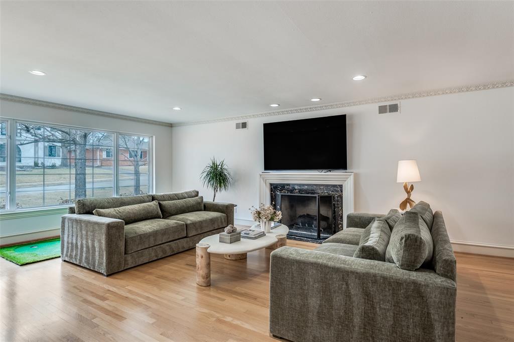 7242 Alexander Drive Dallas, TX 75214 - Photo 7 of 26