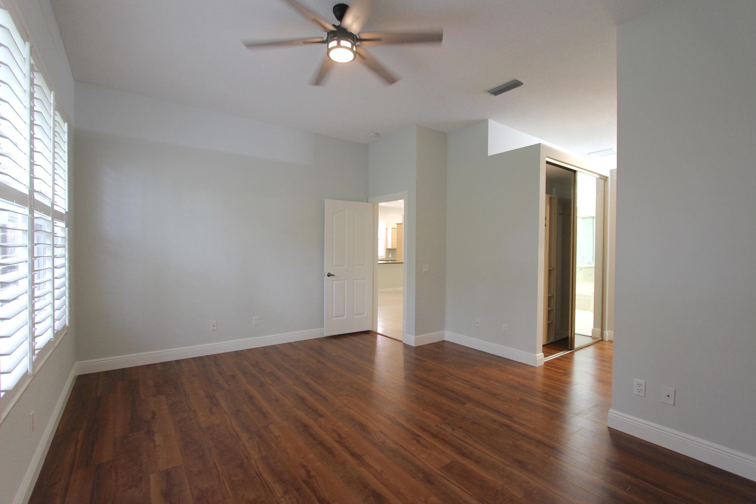 117 Hampton Circle Jupiter, FL 33458 - Photo 17 of 42 Wood Laminate Floors