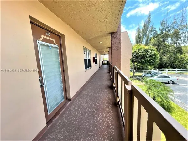 $119,000 | 9900 Sunrise Lakes Boulevard, Unit 210, Sunrise, FL 33322