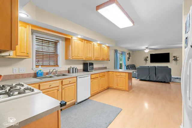 $350,000 | 999 West Cermak Road, Braidwood, IL 60408