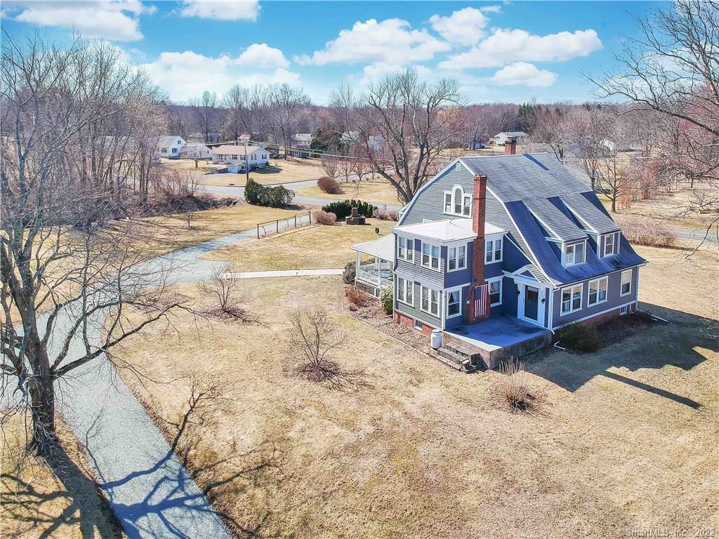 Welcome to 613 Boston Neck Road!