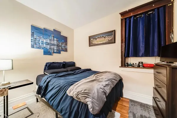 $1,895 | 1308 West Byron Street, Unit G, Chicago, IL 60613