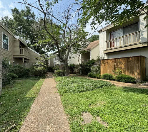 $1,800 | 2100 Tanglewilde Street, Unit 626, Houston, TX 77063