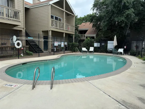 $1,800 | 2100 Tanglewilde Street, Unit 626, Houston, TX 77063