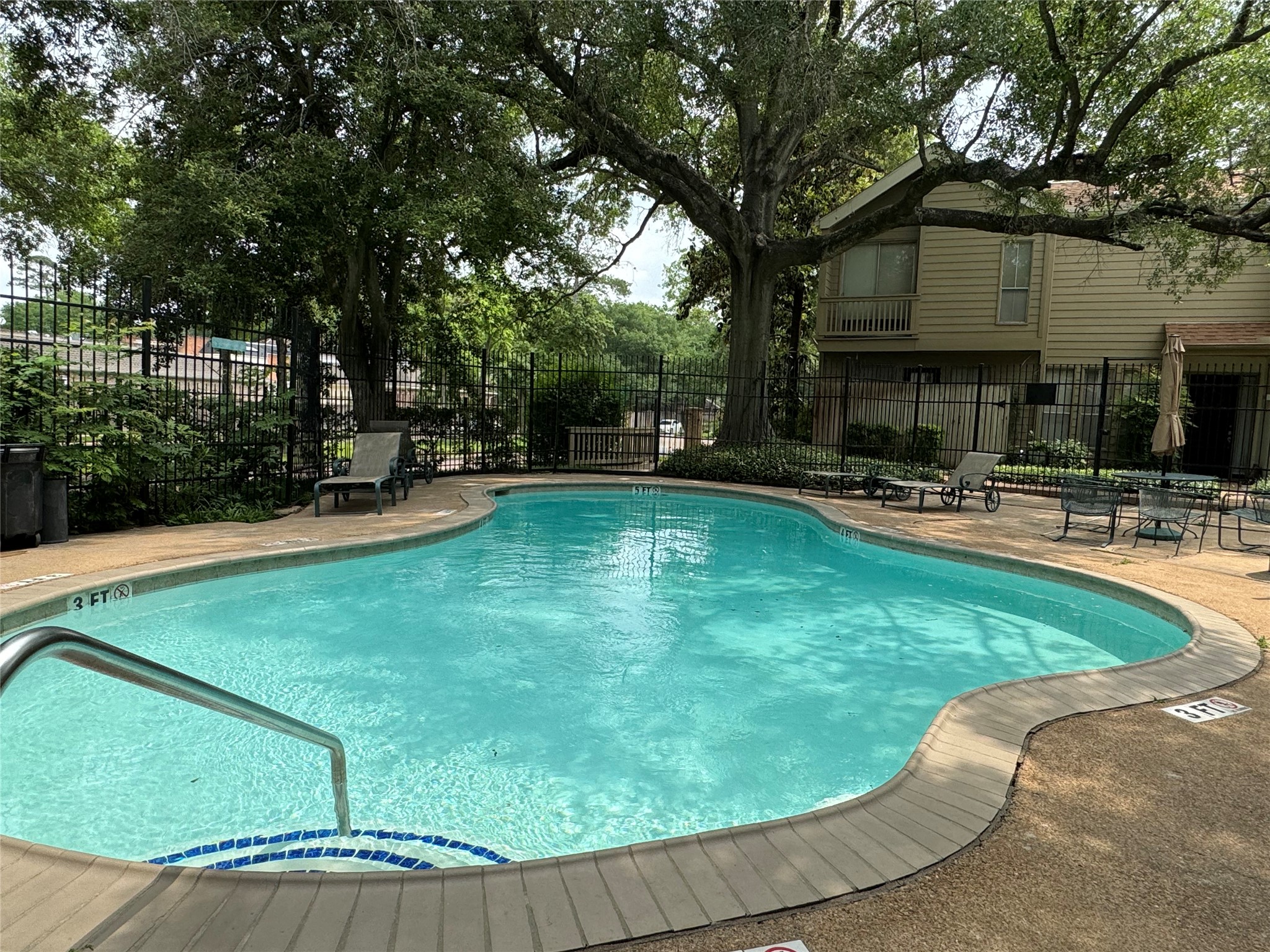 2100 Tanglewilde Street, Unit 626 Houston, TX 77063 - Photo 31 of 36 3 of 4 pools