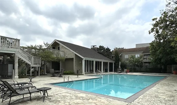 $1,800 | 2100 Tanglewilde Street, Unit 626, Houston, TX 77063