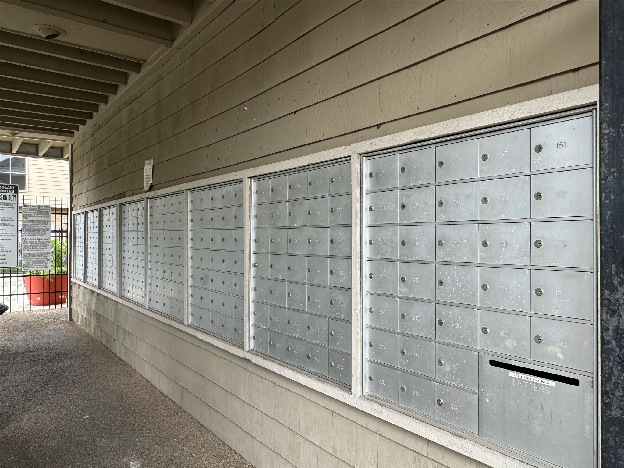 2100 Tanglewilde Street, Unit 626 Houston, TX 77063 - Photo 34 of 36 Mailbox area near office