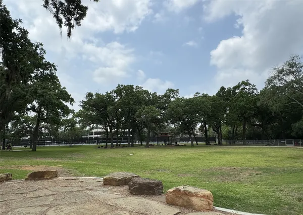 $1,800 | 2100 Tanglewilde Street, Unit 626, Houston, TX 77063