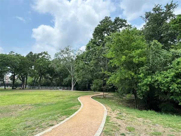 $1,800 | 2100 Tanglewilde Street, Unit 626, Houston, TX 77063