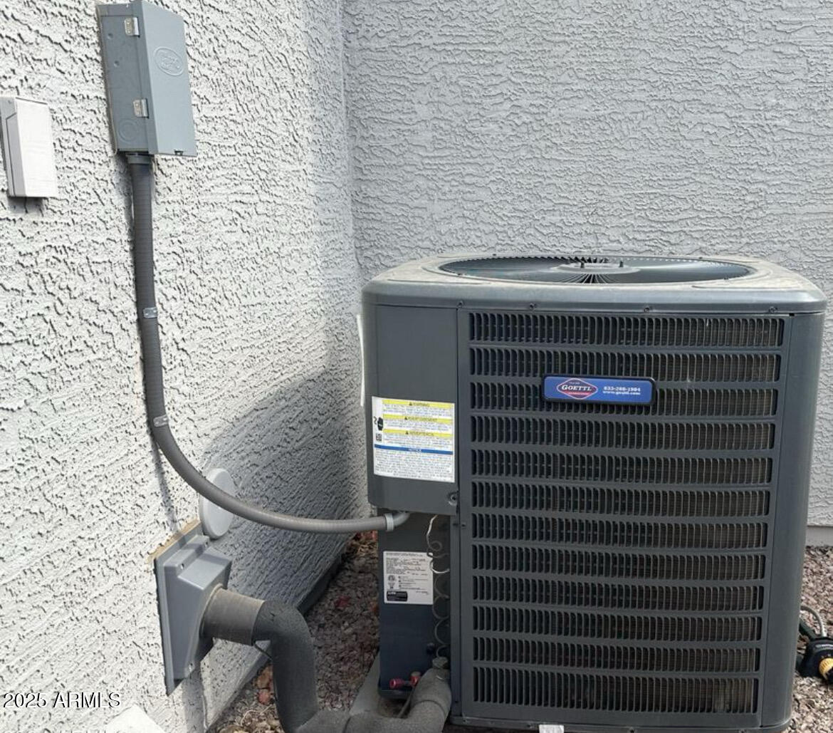 90 West Beechnut Place Chandler, AZ 85248 - Photo 26 of 32 a view of entryway