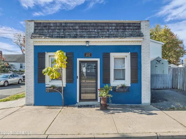 $375,000 | 1217 Union Avenue, Union Beach, NJ 07735