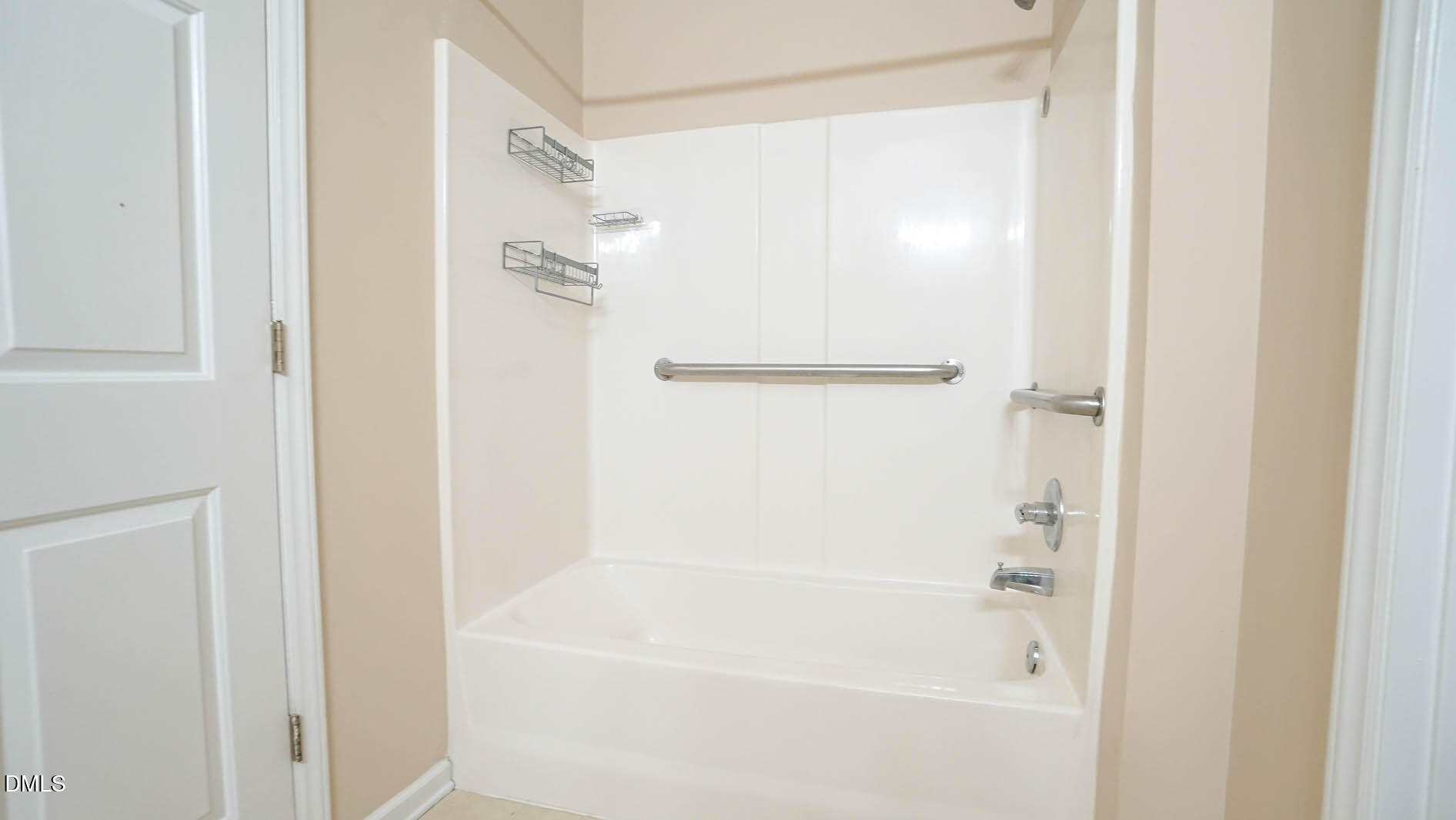 41 Signet Drive Durham, NC 27705 - Photo 25 of 34 a bathroom with a bathtub