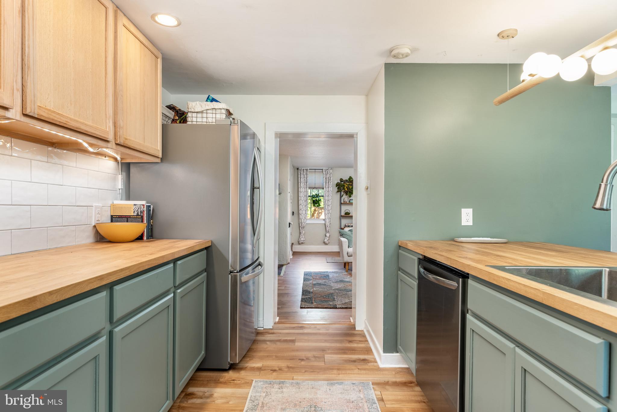 642 South Orange Street Media, PA 19063 - Photo 8 of 34 Newly Renovated Kitchen