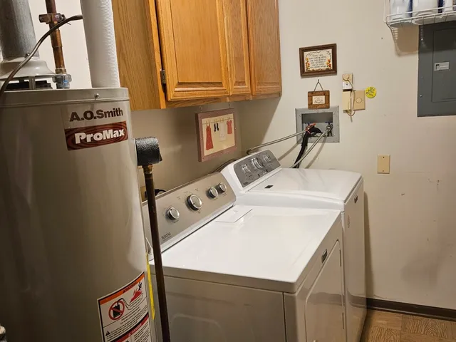 $319,000 | 230 Windsor Lane, Unit A, Willowbrook, IL 60527