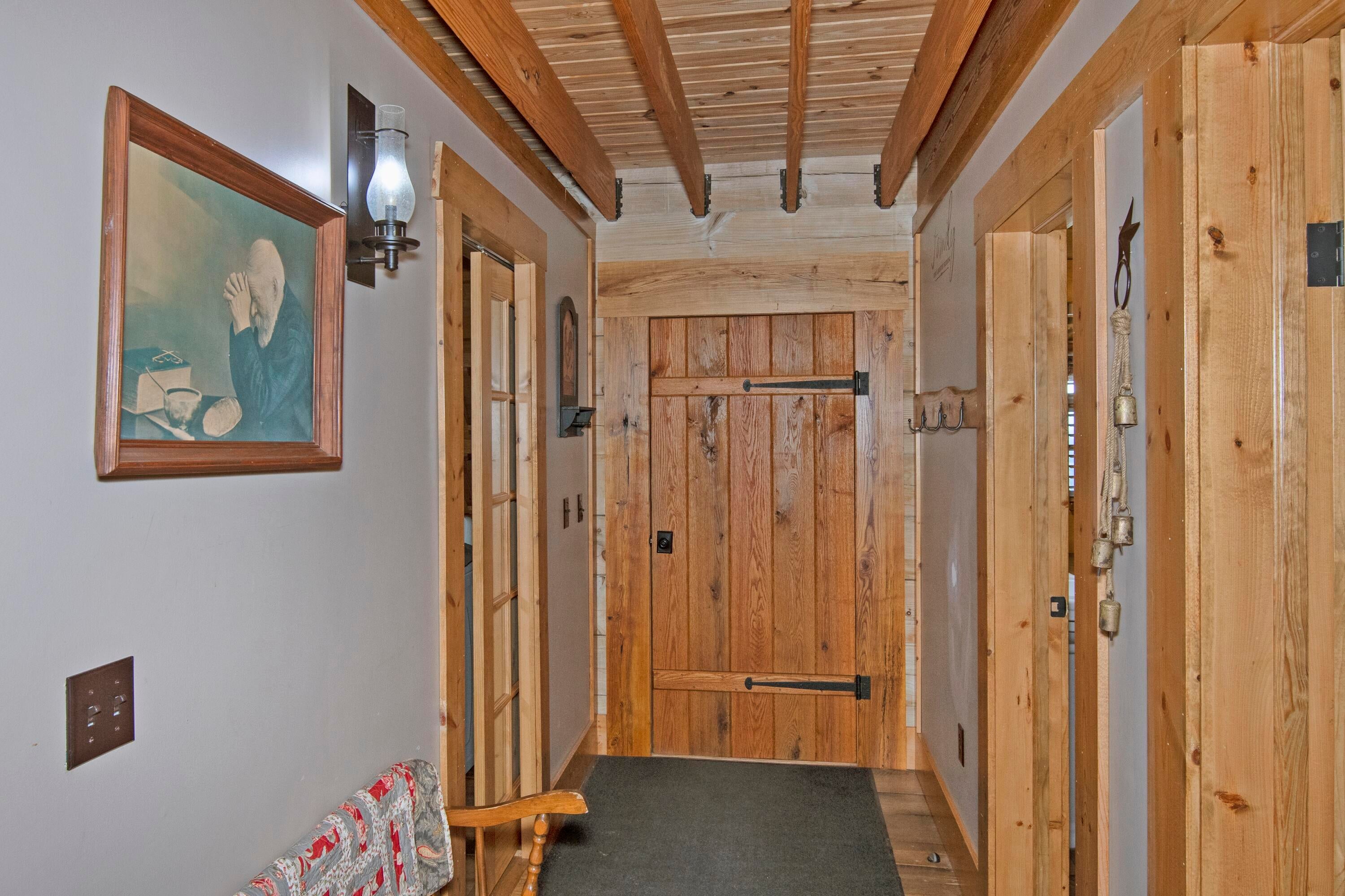 656 Miller Farm Road Peterstown, WV 24963 - Photo 42 of 156 Hallway