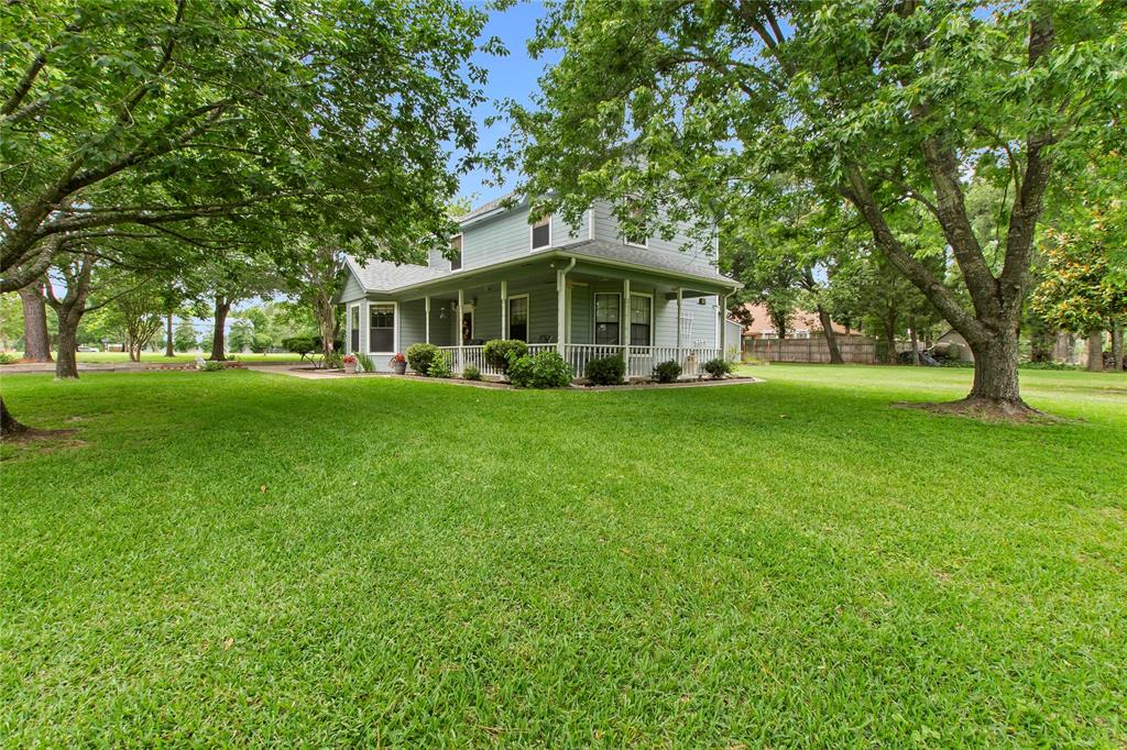 455 Stirrup Ranch Road Trinidad, TX 75163 - Photo 4 of 20 a view of a house with a big yard
