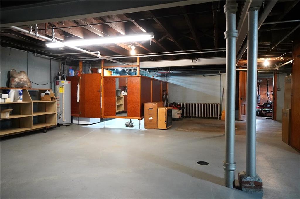 511 Circle Drive Elizabeth, PA 15037 - Photo 23 of 32 with full bath and laundry