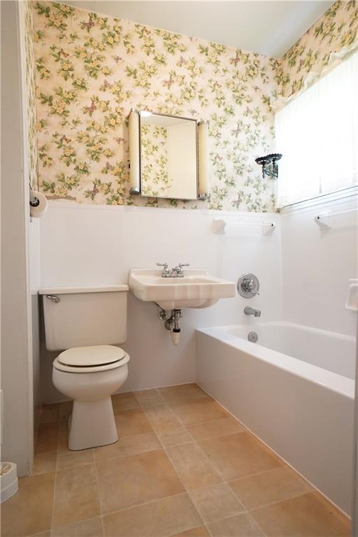 511 Circle Drive Elizabeth, PA 15037 - Photo 6 of 32 main floor