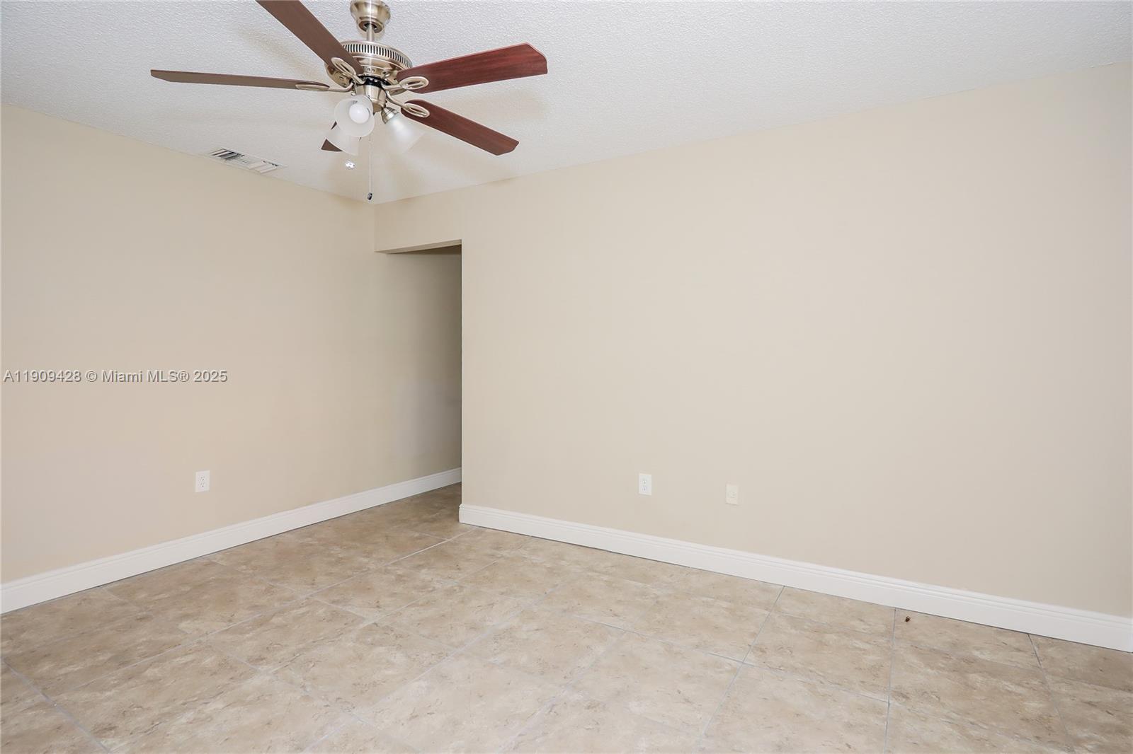 18954 Northwest 63rd Ct Circle Hialeah, FL 33015 - Photo 11 of 17