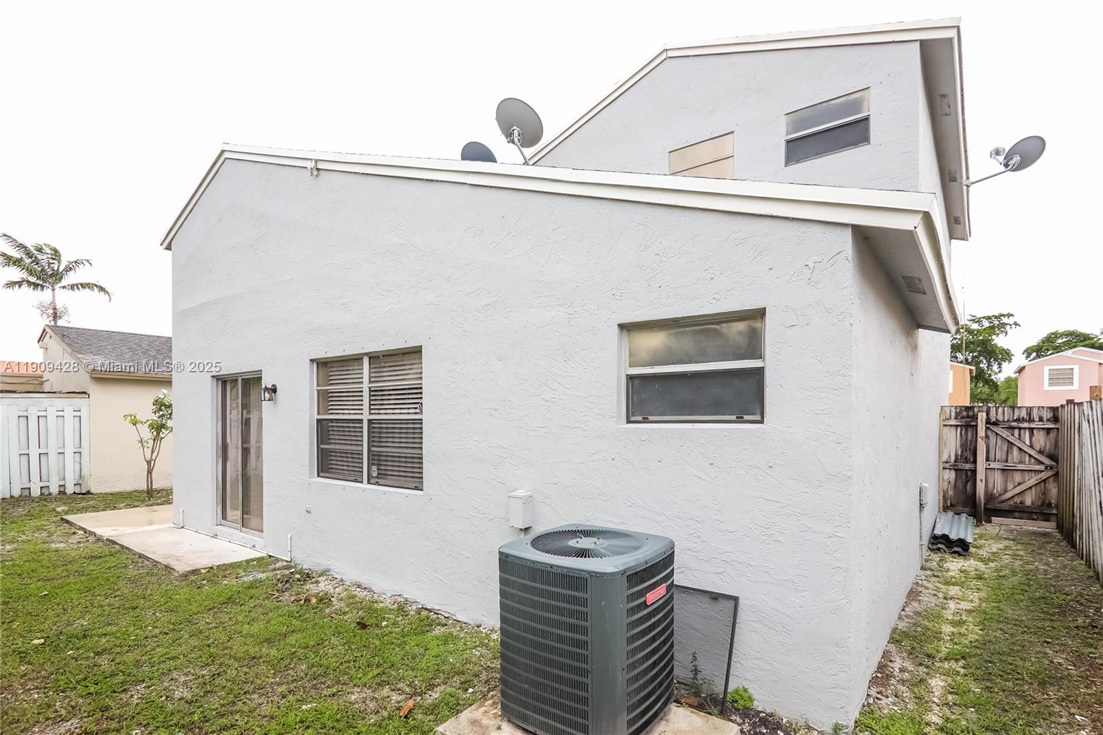 18954 Northwest 63rd Ct Circle Hialeah, FL 33015 - Photo 17 of 17