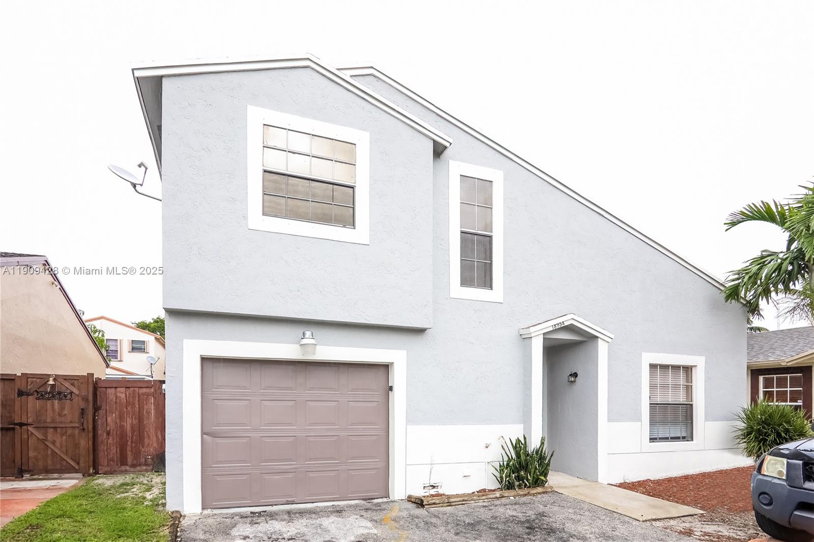 18954 Northwest 63rd Ct Circle Hialeah, FL 33015 - Photo 2 of 17