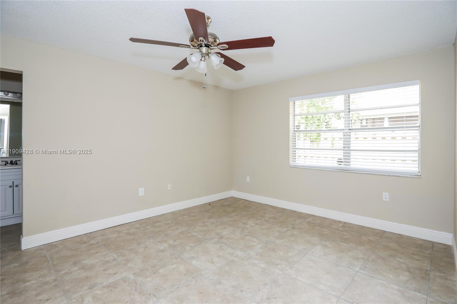 18954 Northwest 63rd Ct Circle Hialeah, FL 33015 - Photo 10 of 17